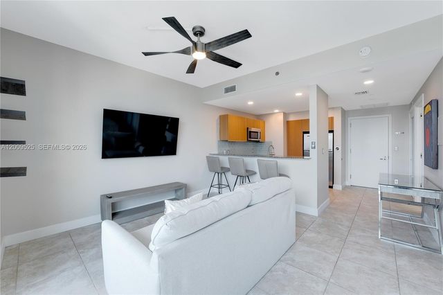 1060 Brickell Ave 3209, Miami, FL 33131