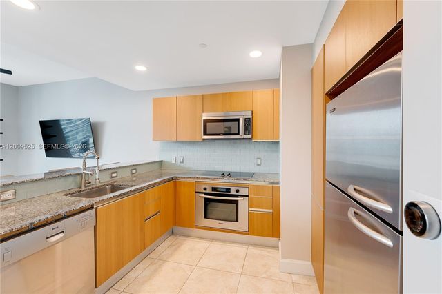 1060 Brickell Ave 3209, Miami, FL 33131