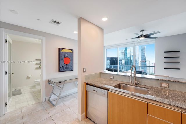 1060 Brickell Ave 3209, Miami, FL 33131