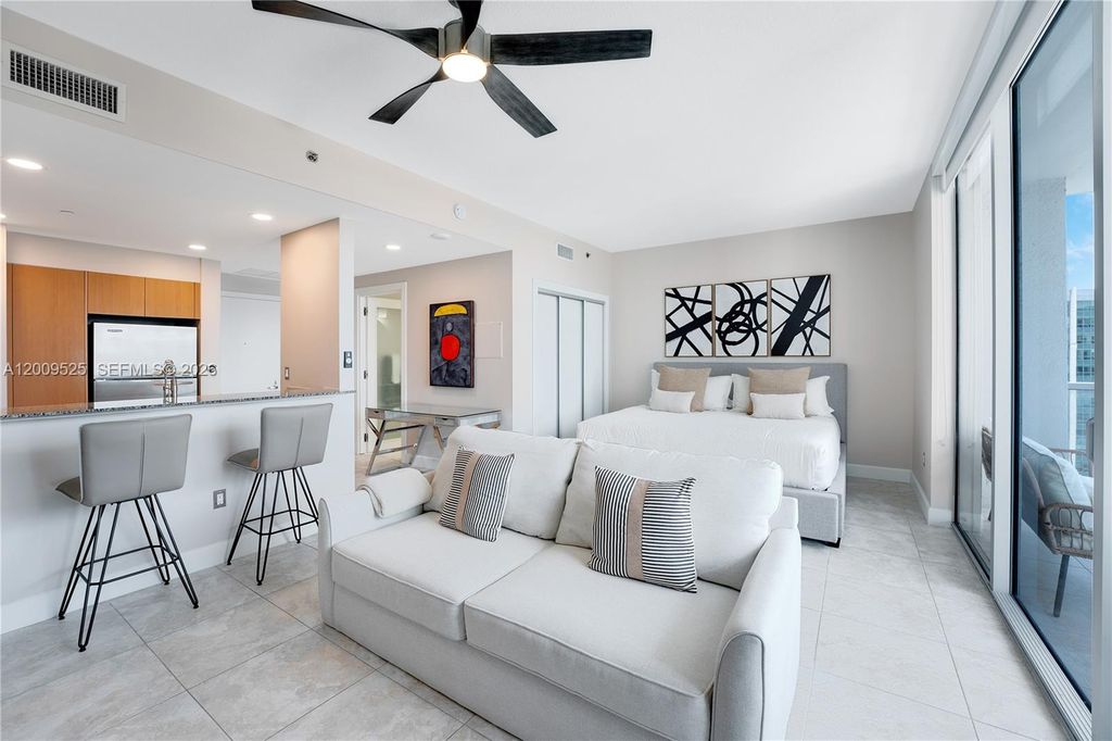 1060 Brickell Ave 3209, Miami, FL 33131