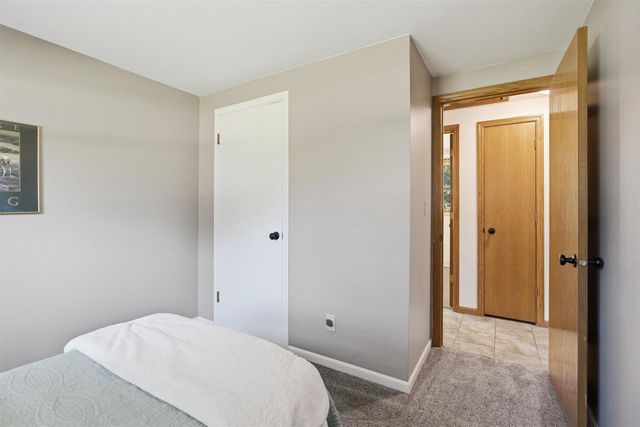 2828 ACORN ROAD, Neenah, WI 54956