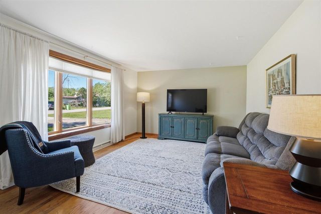 2828 ACORN ROAD, Neenah, WI 54956
