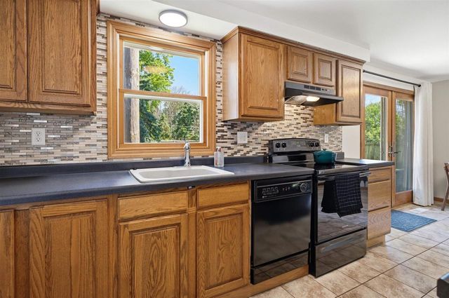 2828 ACORN ROAD, Neenah, WI 54956