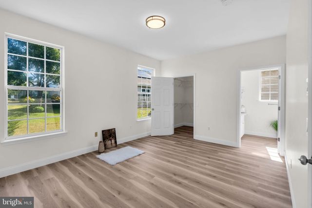 4 QUAIL RD, Barnegat, NJ 08005