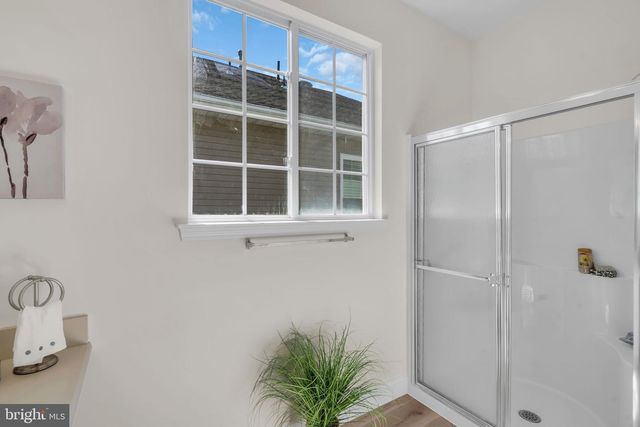 4 QUAIL RD, Barnegat, NJ 08005