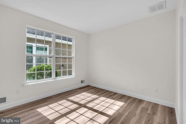 4 QUAIL RD, Barnegat, NJ 08005