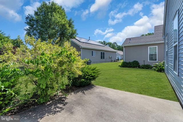 4 QUAIL RD, Barnegat, NJ 08005