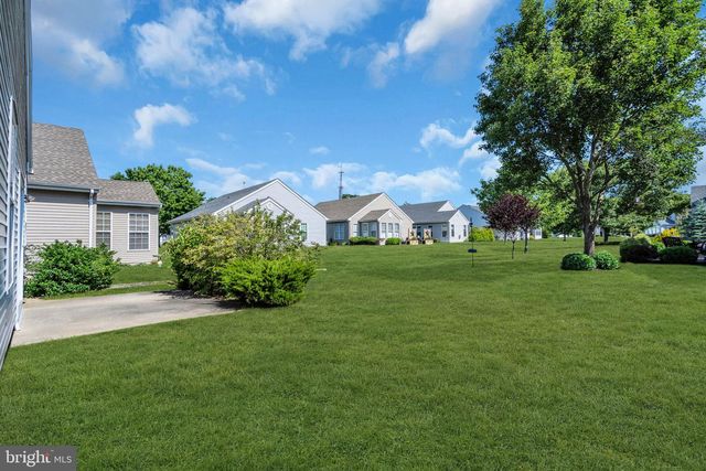 4 QUAIL RD, Barnegat, NJ 08005