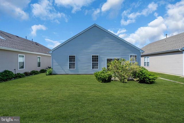 4 QUAIL RD, Barnegat, NJ 08005