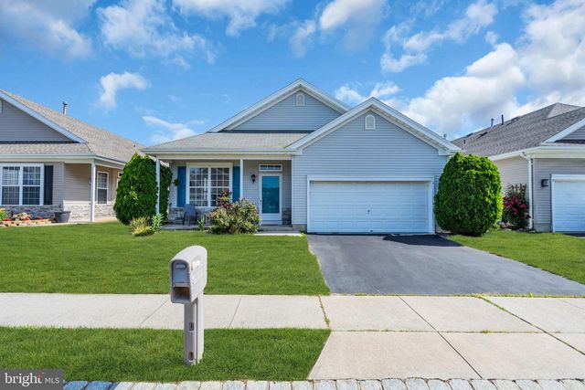 4 QUAIL RD, Barnegat, NJ 08005