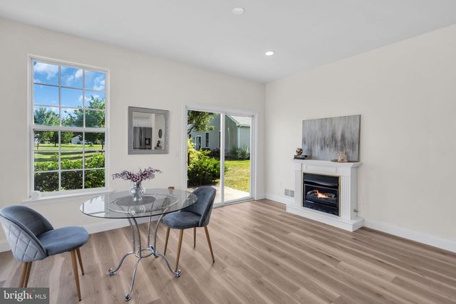 4 QUAIL RD, Barnegat, NJ 08005