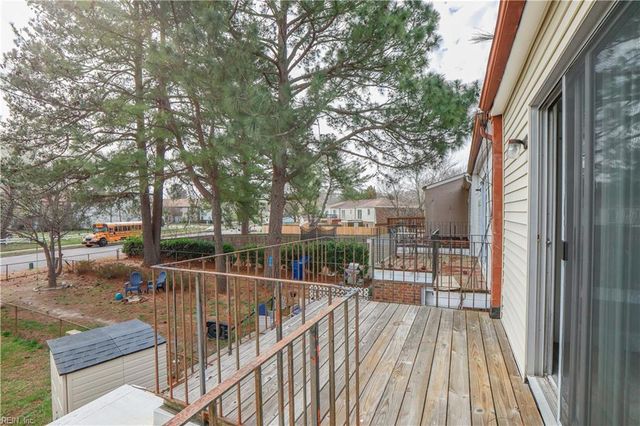 1232 Clydesdale LN, Virginia Beach, VA 23464