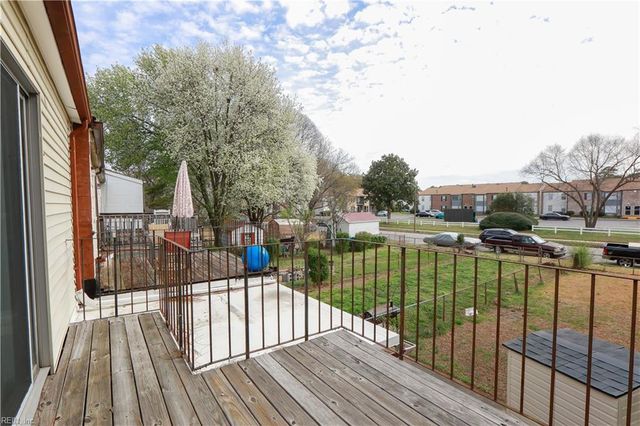 1232 Clydesdale LN, Virginia Beach, VA 23464