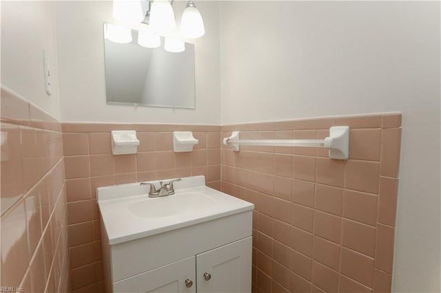 1232 Clydesdale LN, Virginia Beach, VA 23464