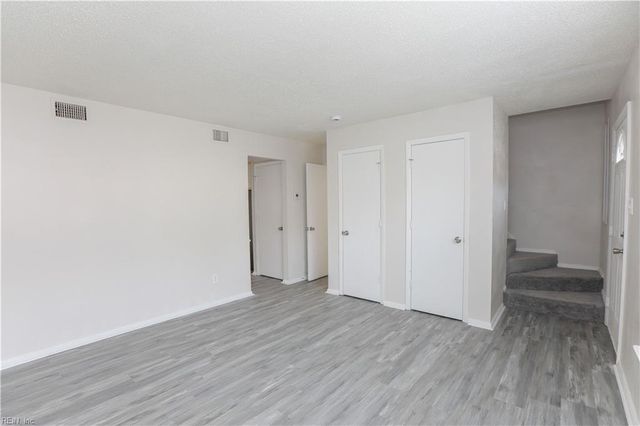 1232 Clydesdale LN, Virginia Beach, VA 23464