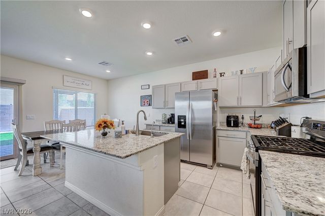 7617 Moore Creek Lane, North Las Vegas, NV 89084