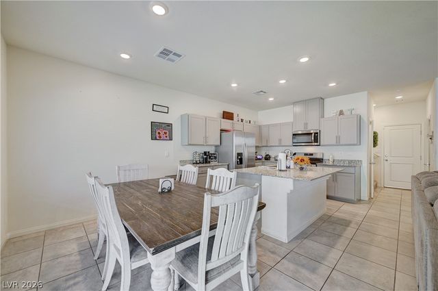 7617 Moore Creek Lane, North Las Vegas, NV 89084