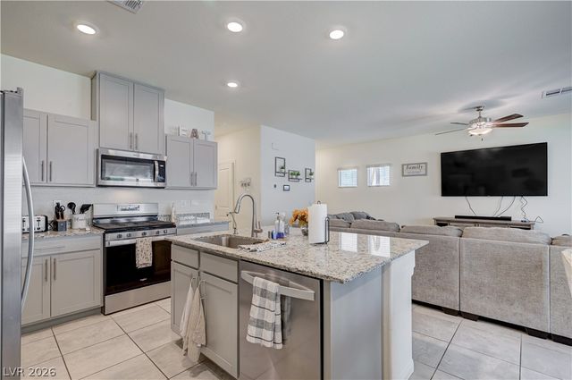 7617 Moore Creek Lane, North Las Vegas, NV 89084