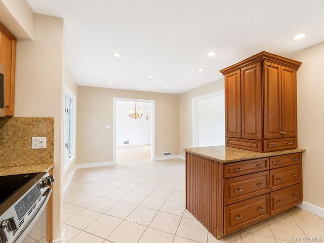 20 Priscilla Lane, Port Chester, NY 10573