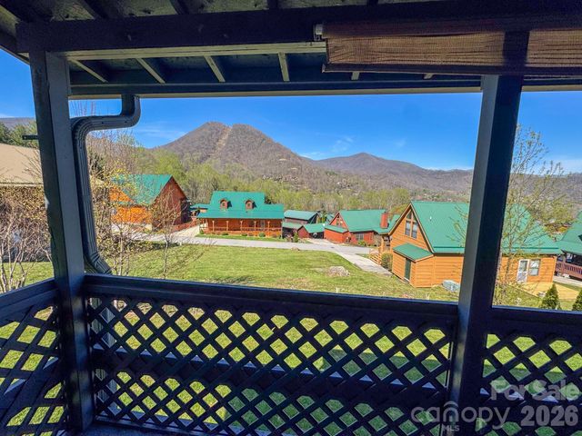 84 Stoney Ridge Loop, Maggie Valley, NC 28751