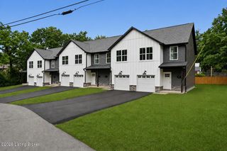 2004 Park Woods Rd, Crestwood, KY 40014