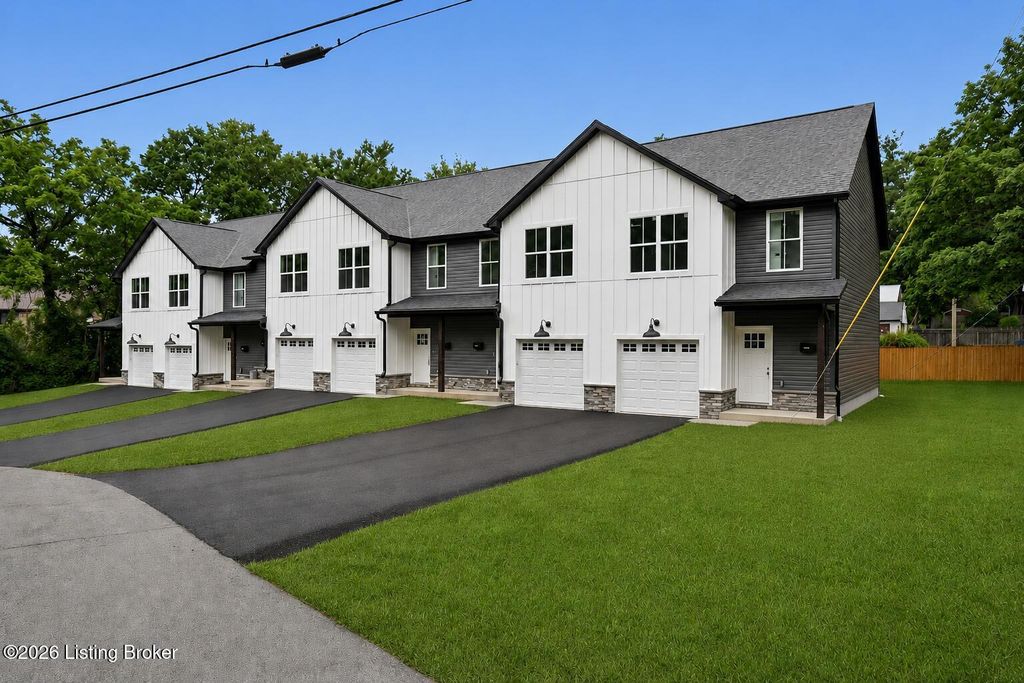 2004 Park Woods Rd, Crestwood, KY 40014