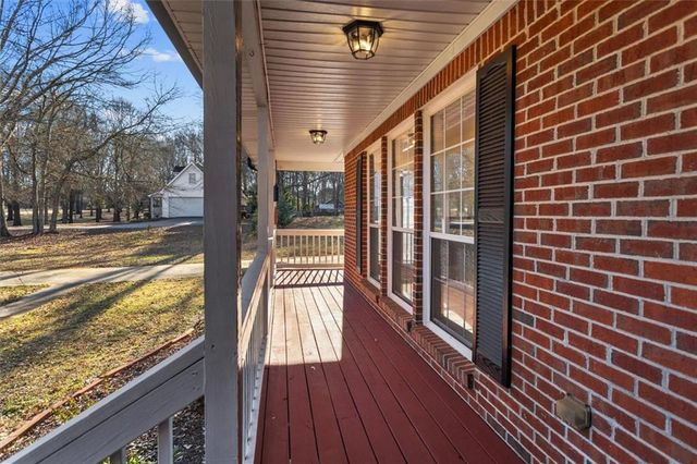 326 Twin Oaks Drive, Monroe, GA 30655