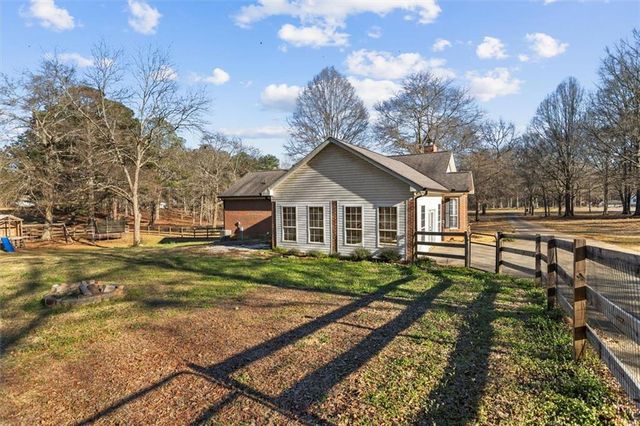 326 Twin Oaks Drive, Monroe, GA 30655