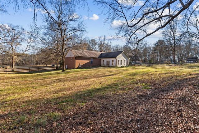 326 Twin Oaks Drive, Monroe, GA 30655