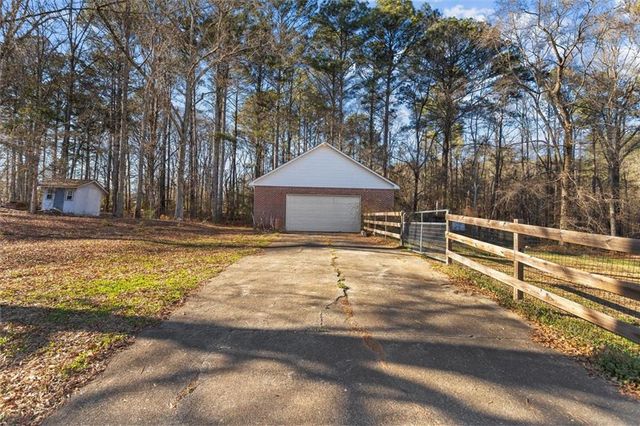 326 Twin Oaks Drive, Monroe, GA 30655