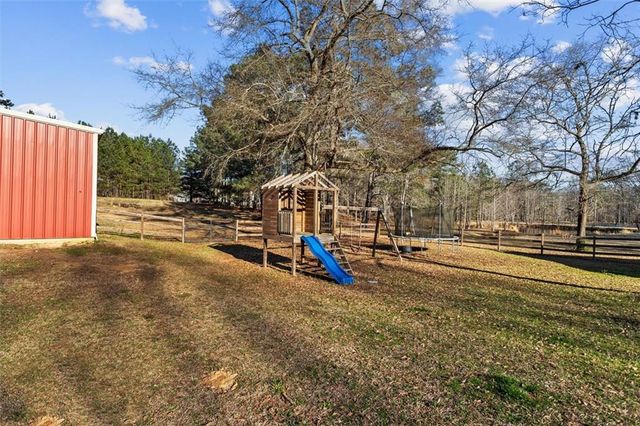 326 Twin Oaks Drive, Monroe, GA 30655