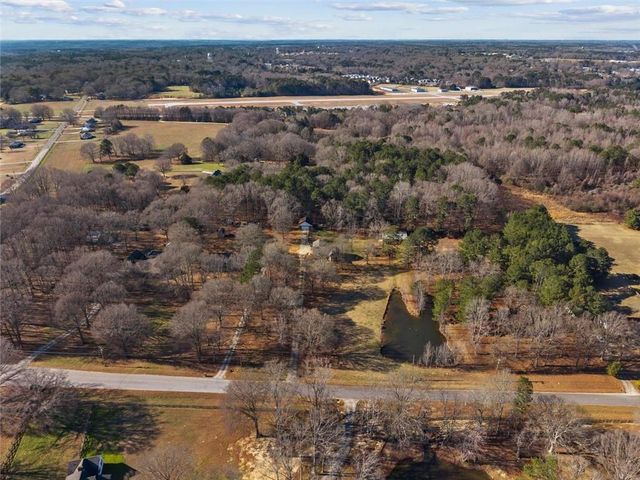 326 Twin Oaks Drive, Monroe, GA 30655