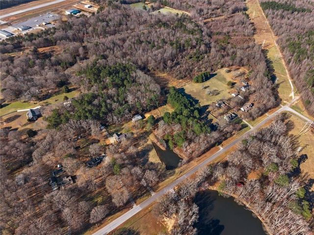 326 Twin Oaks Drive, Monroe, GA 30655