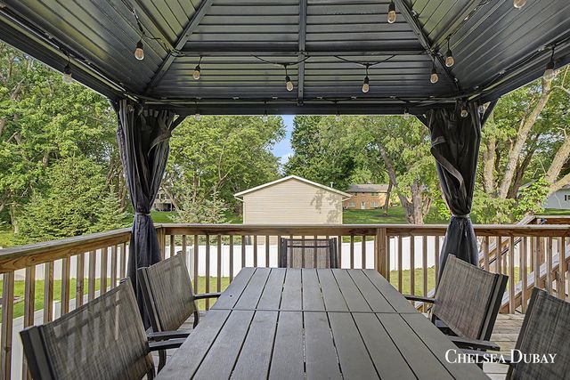 4887 Meadow Brown Drive, Hudsonville, MI 49426
