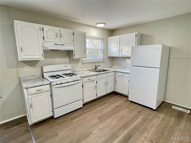 10149 Royal Drive, St Louis, MO 63136