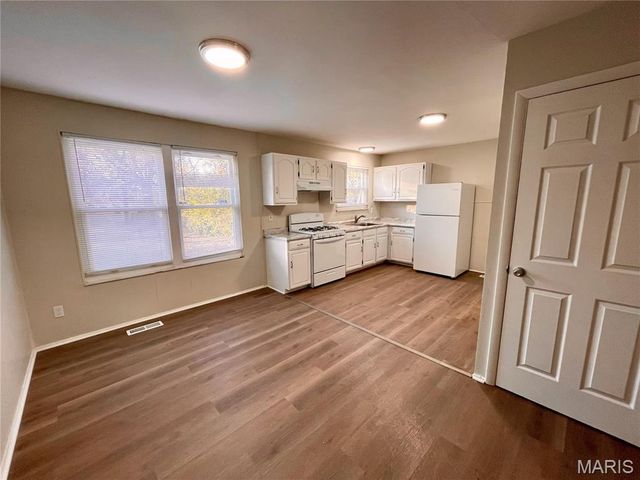 10149 Royal Drive, St Louis, MO 63136