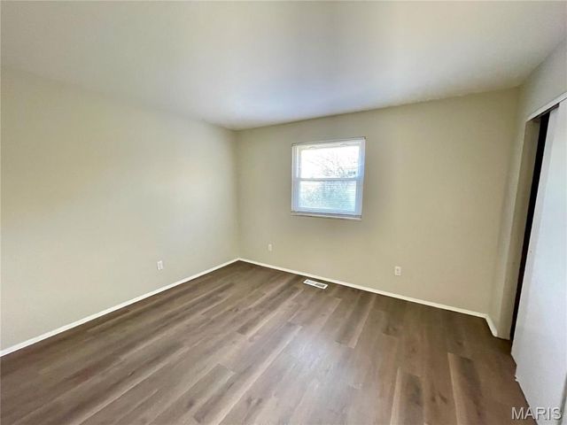 10149 Royal Drive, St Louis, MO 63136