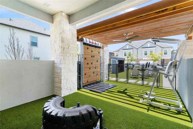 28328-409 Birnham Woods Drive, Spring, TX 77389