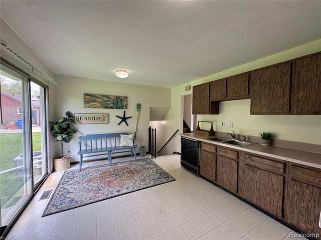 32520 Sutton Road, Chesterfield, MI 48047