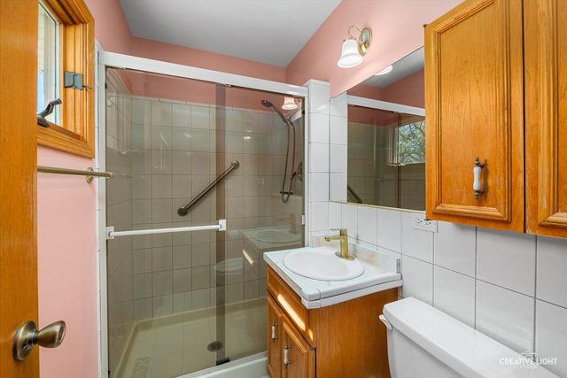 160 Forest Park Lane, Hoffman Estates, IL 60169
