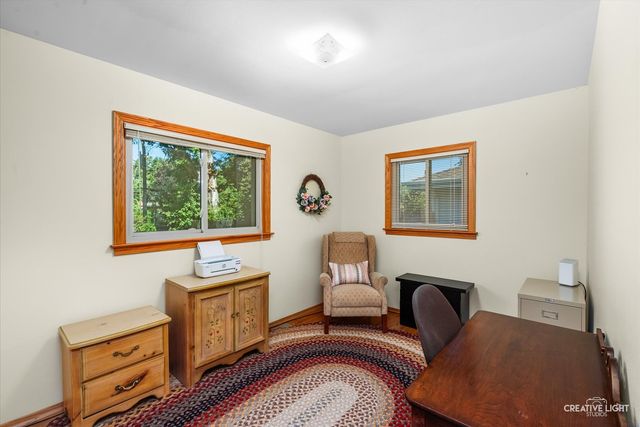 160 Forest Park Lane, Hoffman Estates, IL 60169