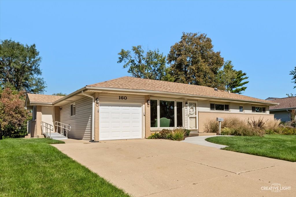 160 Forest Park Lane, Hoffman Estates, IL 60169 — photo 2