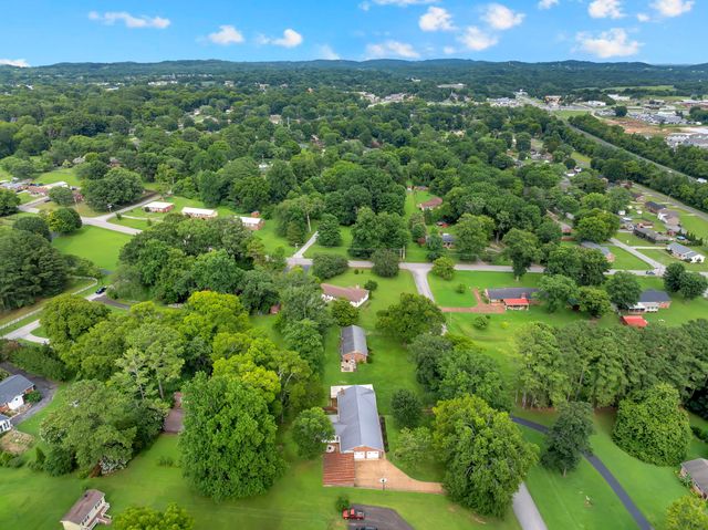102 Jefferson Dr, Columbia, TN 38401