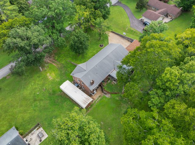 102 Jefferson Dr, Columbia, TN 38401