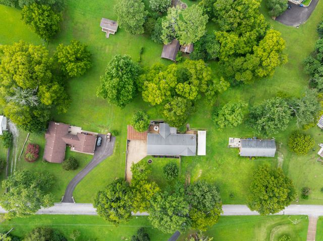 102 Jefferson Dr, Columbia, TN 38401