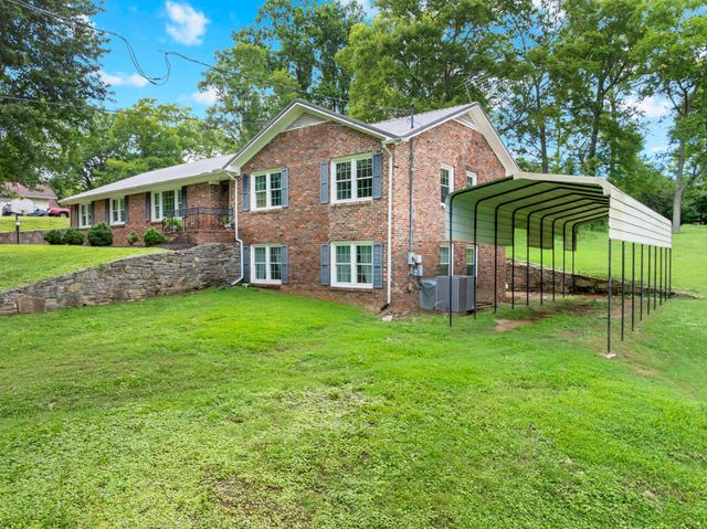 102 Jefferson Dr, Columbia, TN 38401