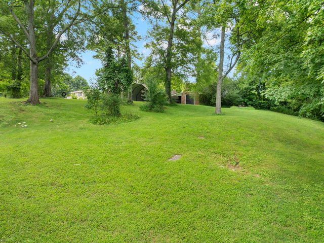 102 Jefferson Dr, Columbia, TN 38401