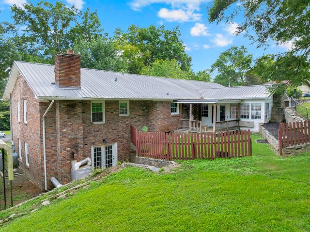 102 Jefferson Dr, Columbia, TN 38401