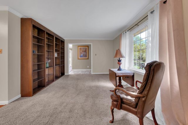 102 Jefferson Dr, Columbia, TN 38401