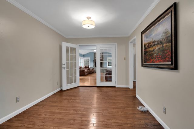 102 Jefferson Dr, Columbia, TN 38401